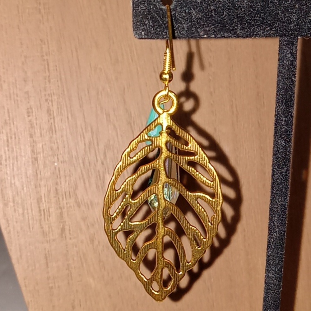 Handcrafted Earrings Metal Leaves Clear Beads New - Picture 5 of 6